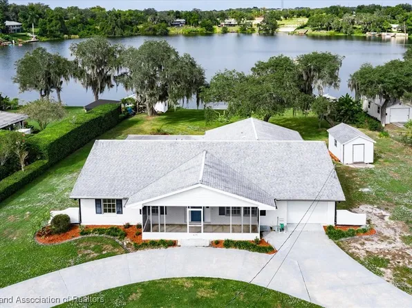 619 Lake Blue Dr, Lake Placid, FL 33852
