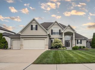 1708 NE Woodland Shores Ct, Lees Summit, MO 64086