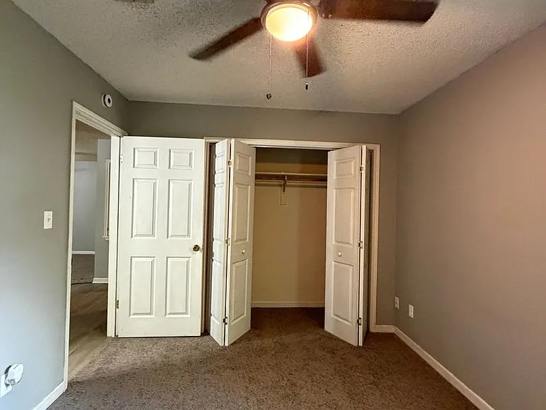 613 N Kinney Ave — Photo 15