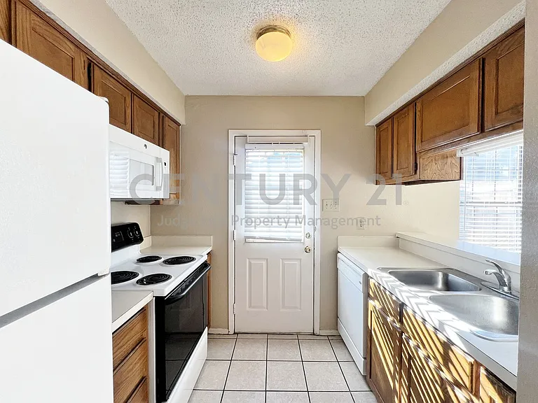 929 W Hickory St #A-15 — Photo 13