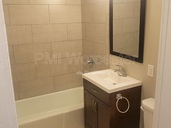 5th image of 29 Loxwood St APT 1L