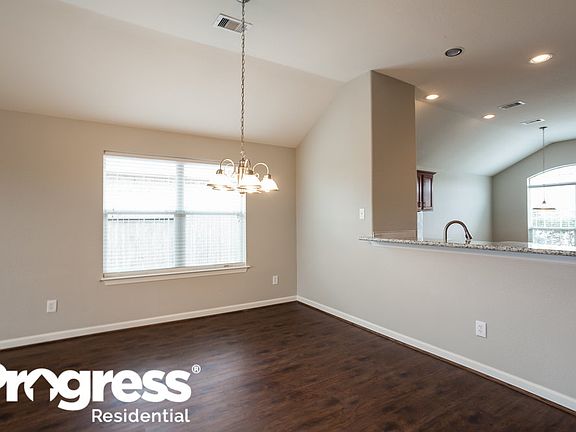 4th image of 211 Seacrest Blvd