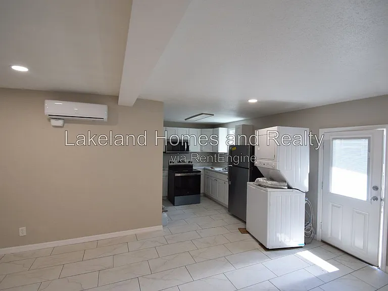 527 Garden Dr N #2 — Photo 5