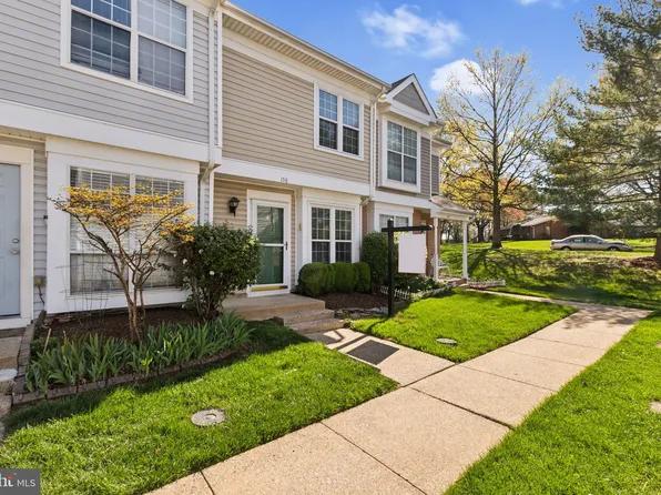 158 Edinburgh Sq, Sterling, VA 20164