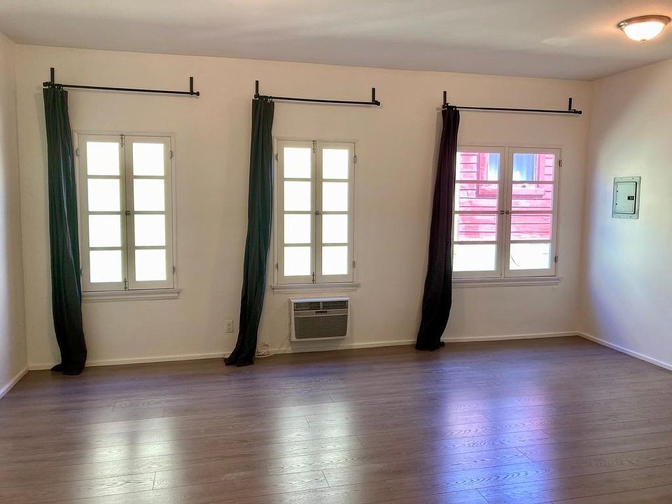 1st image of 839 Parkman Ave #205