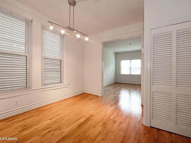 3041 N Southport Ave #1 — Photo 4