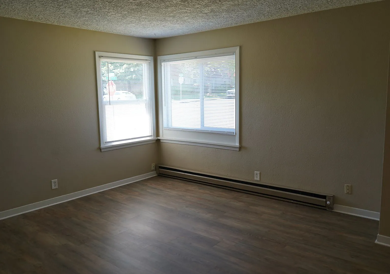 Charming Rose Village Home on Corner Lot for Lease - 2703 R ST — Photo 4
