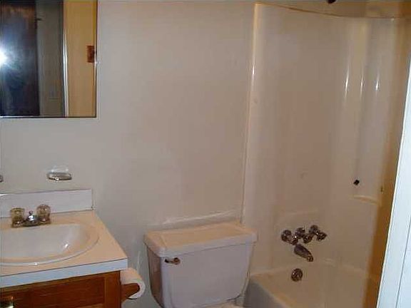 4th image of 158 Dorchester Manor Blvd #A