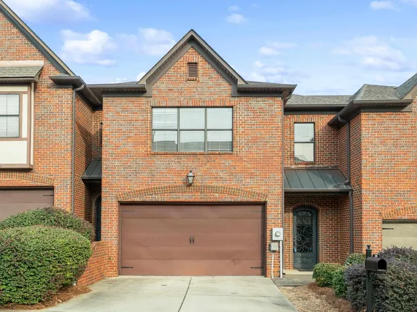 676 Flag Cir, Hoover, AL 35226
