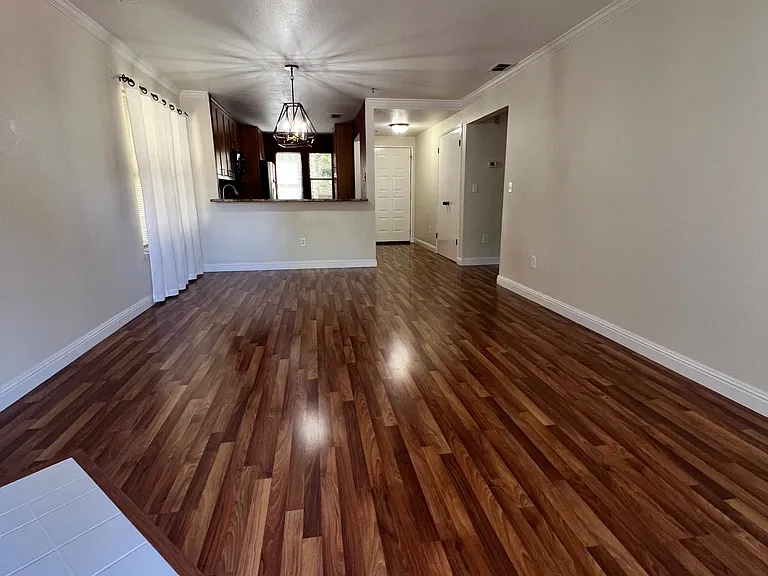 1321 S Villa Way — Photo 4