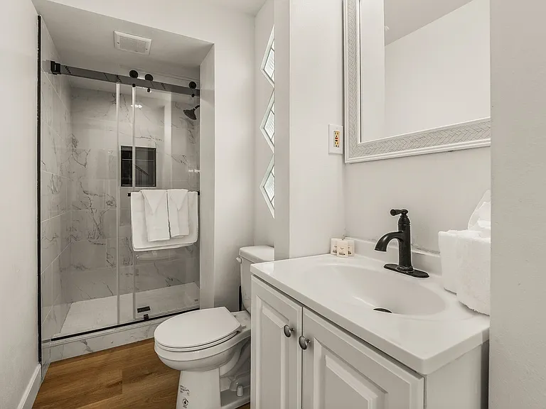 Oak Point Dr — Photo 24