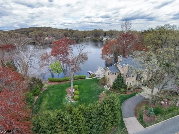 11 N Pocono Rd, Mountain Lakes Boro, NJ 07046