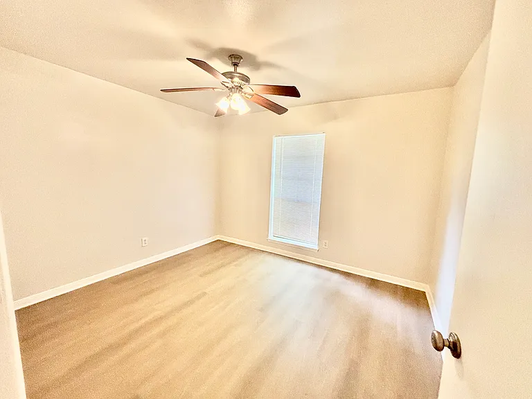 809 Cielo Vista Dr — Photo 14