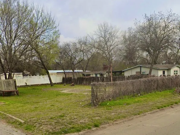 Fincher Rd, Haltom City, TX 76117