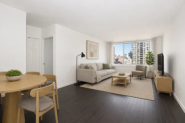 Living room, photo 1