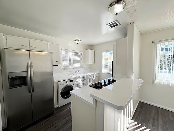 5th image of 2016 Ernest Ave #2