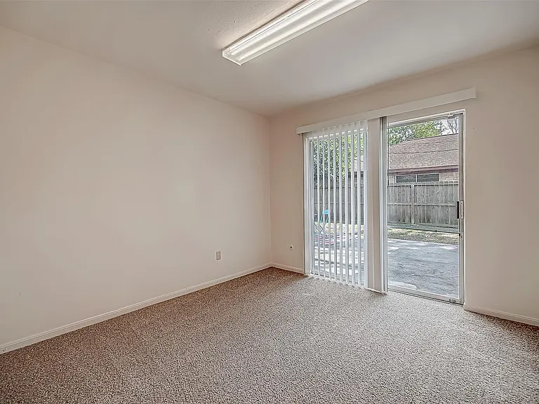 10607 Silkwood Dr — Photo 24
