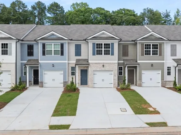 6004 Skylar Dr S, Fulton, GA 30331