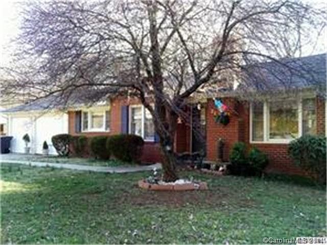 1st image of 319 Holland Cir