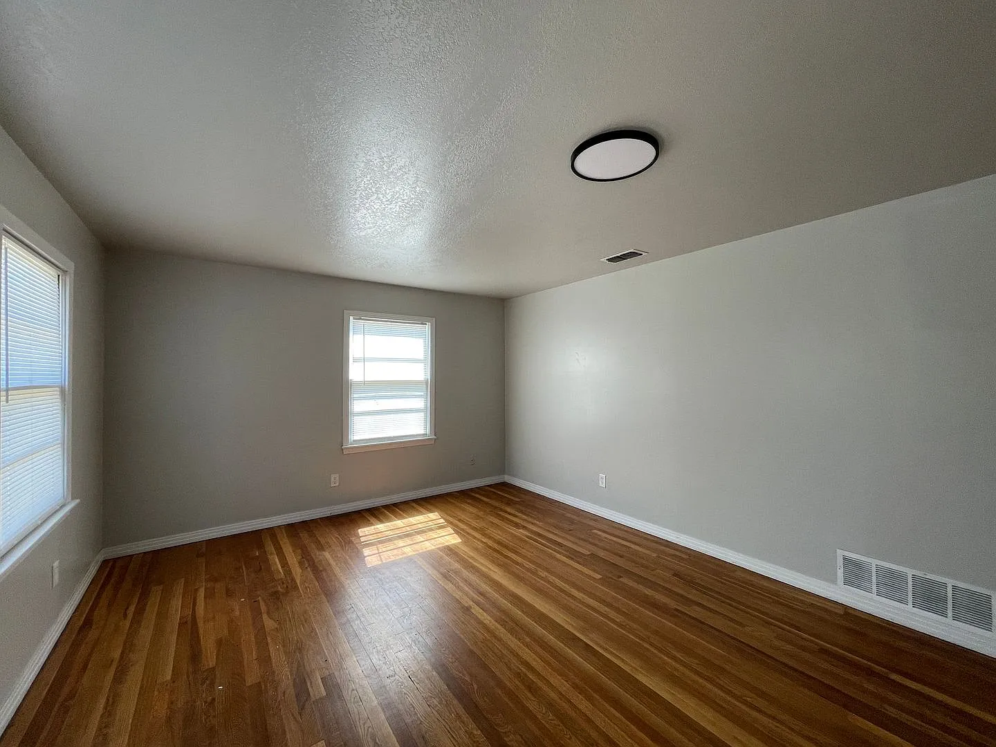 Charming 3-Bedroom, 1.5-Bath Single-Family Home for Rent in Snyder, TX! — Photo 4