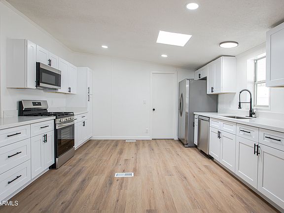 3rd image of 16008 N 69TH Lane