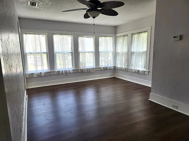 125 Palm Pl — Photo 6