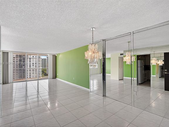 2nd image of 2801 NE 183rd St APT 1612W