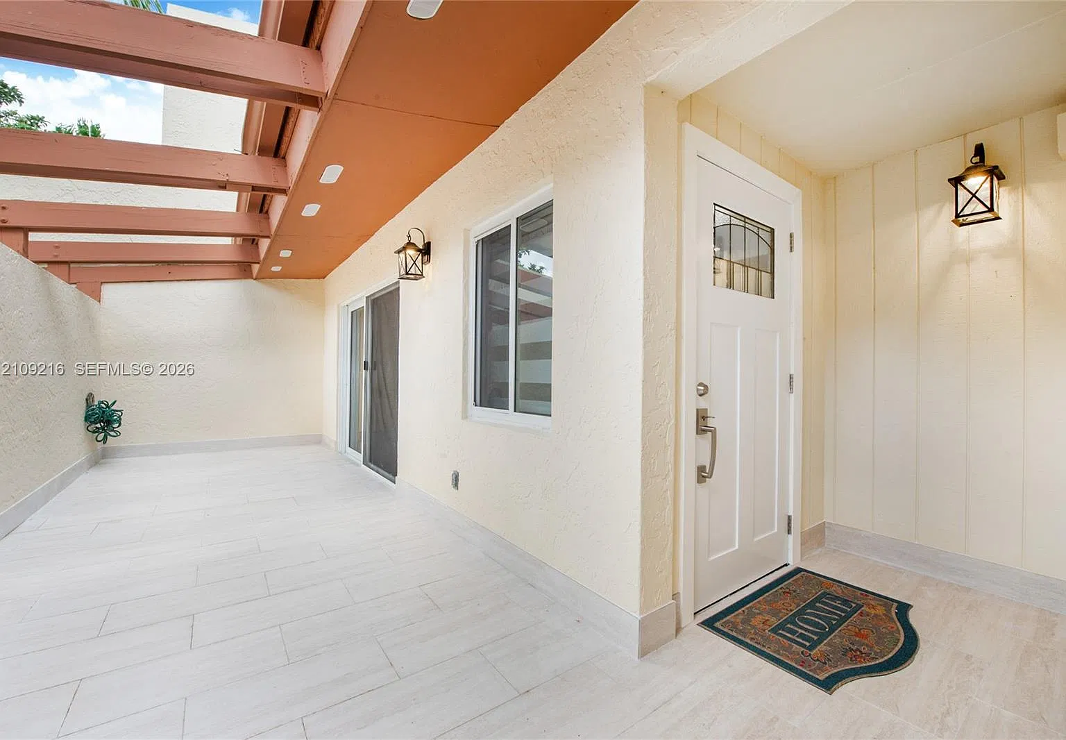 Sunset Kendall Villas 1st — Photo 2