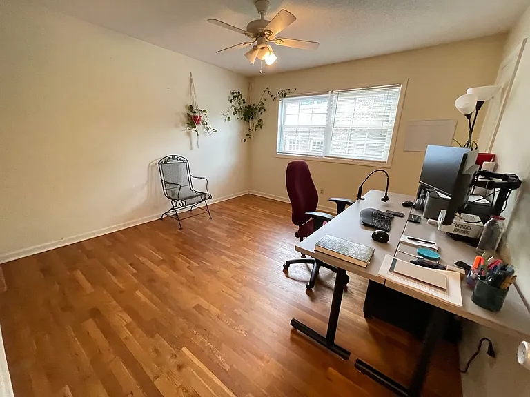 400 Davie Rd #9 — Photo 11