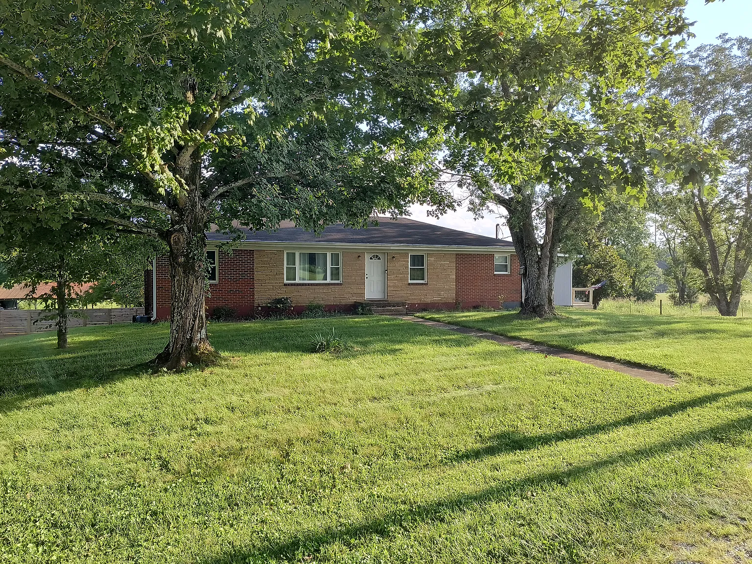 2 bed, 1566 sqft, $1,900 — Photo 1