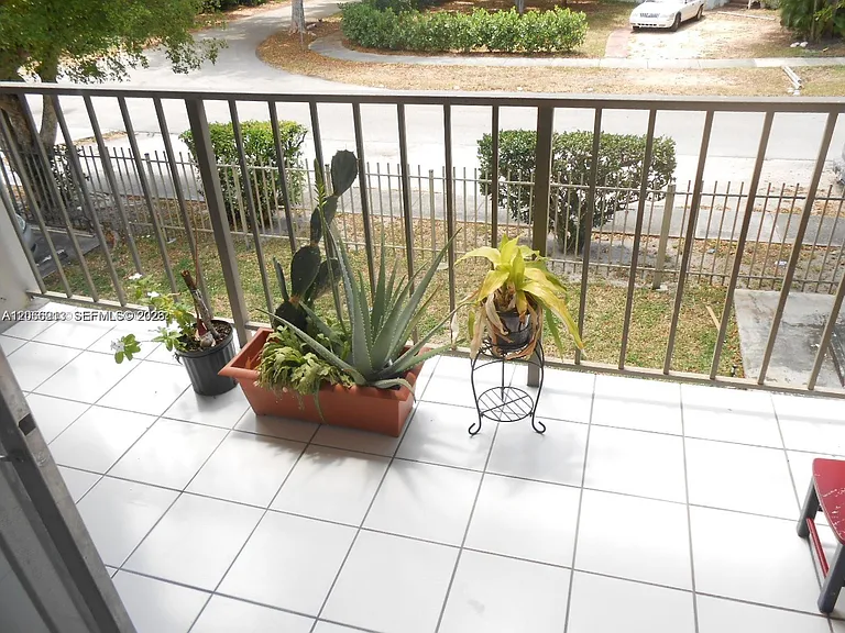 1225 NE 124th St #28A — Photo 4