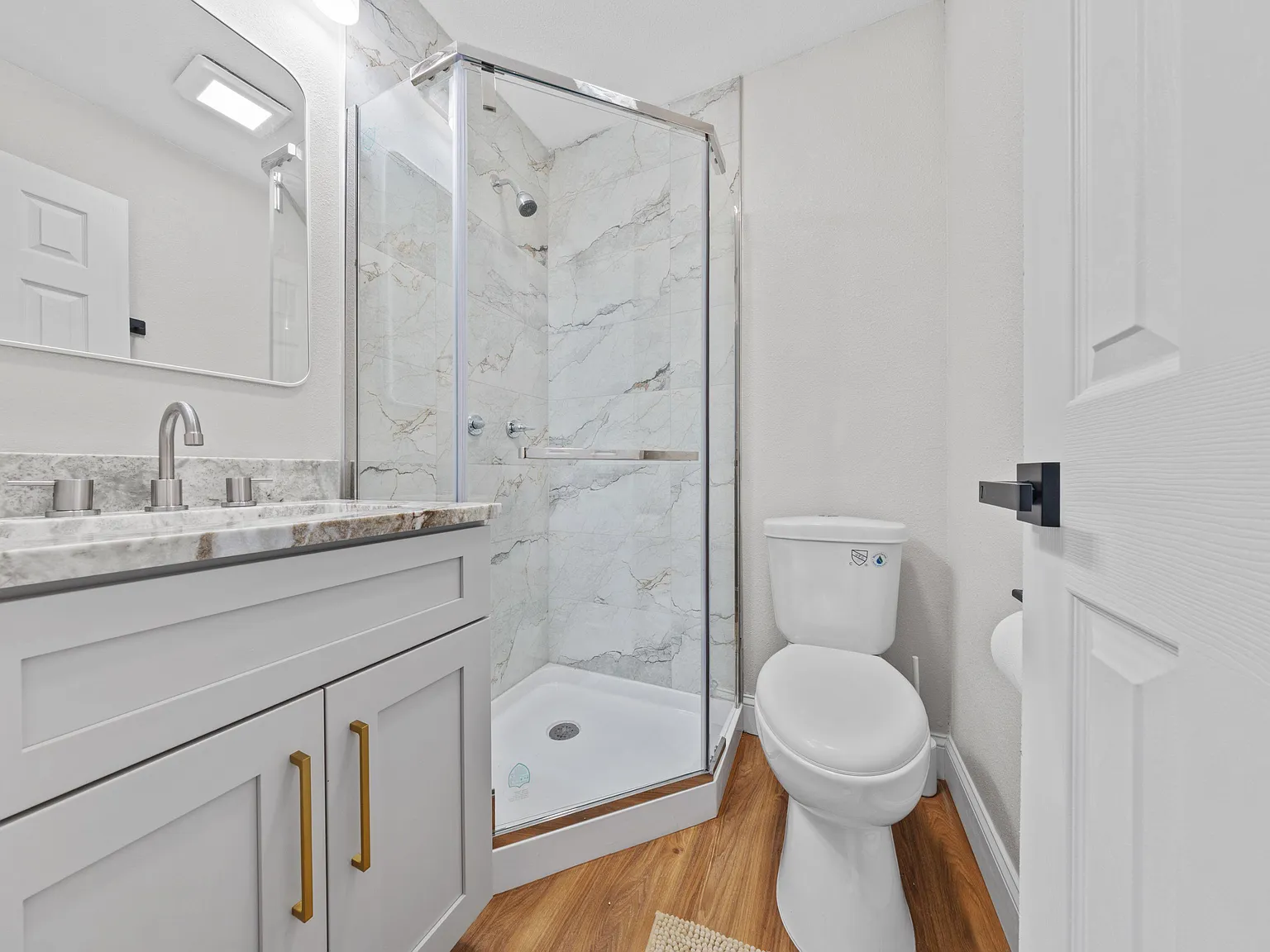 4 bed, 4.0 bath, 1230 sqft, $1,139 — Photo 1
