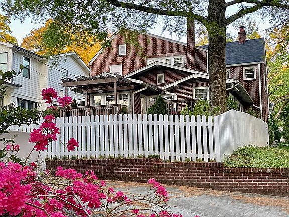 5th image of 418 Woodlawn Ave