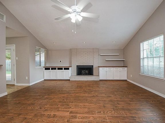 4th image of 915 Cascade Creek Dr