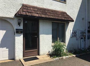 44 Sintsink Dr E APT A, Port Washington, NY 11050