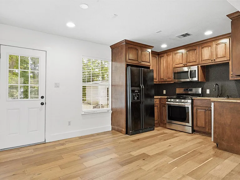 6802 Villita Avenida St — Photo 12