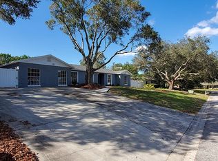 1103 King Arthur Ct, Valrico, FL 33594