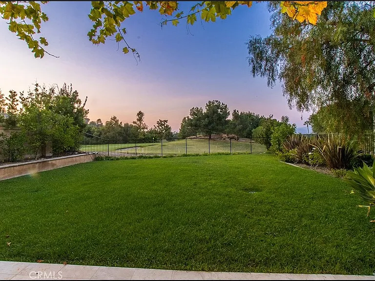 47 Santa Barbara Dr — Photo 36