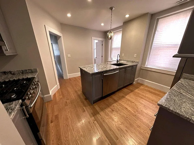 38 Frankfort St #3 — Photo 15