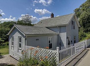 42 River St, South Kingstown, RI 02879