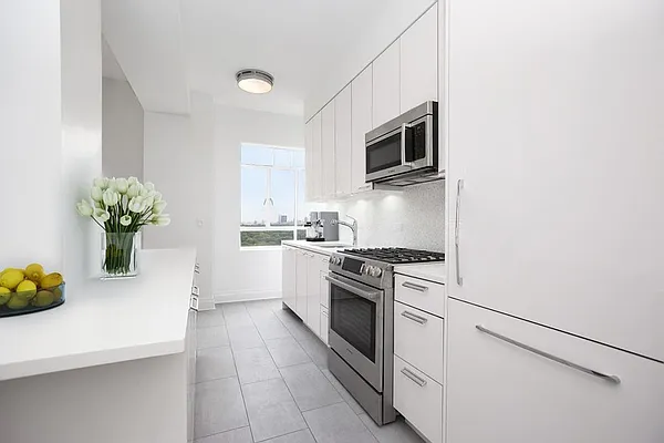 Rented by Central Park South Associates | media 18