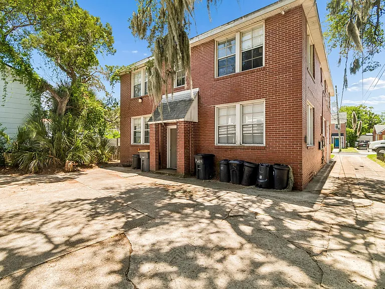 1037 Riviera St — Photo 55