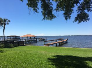 208 Riverside Dr, Melbourne Beach, FL 32951