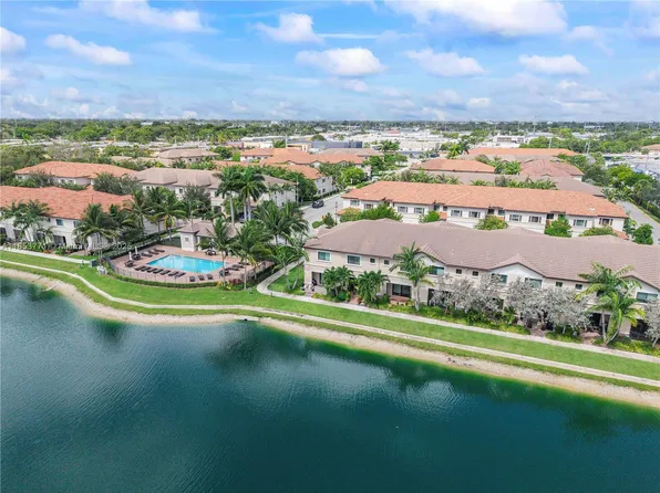 4216 N Dixie Hwy #60, Oakland Park, FL 33334