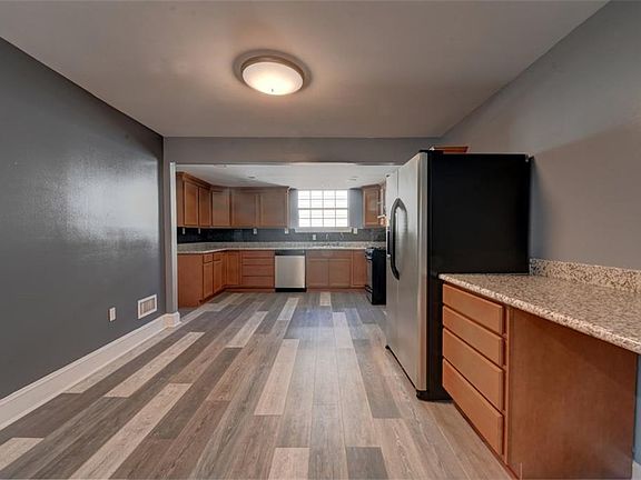 4th image of 108 Augusta St