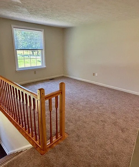 7102 Crystal Ct — Photo 3