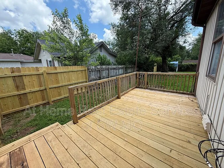 2940 W Walnut St — Photo 16