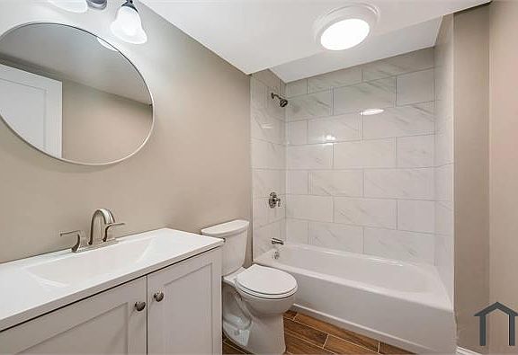 4th image of 25 Buckley St #4