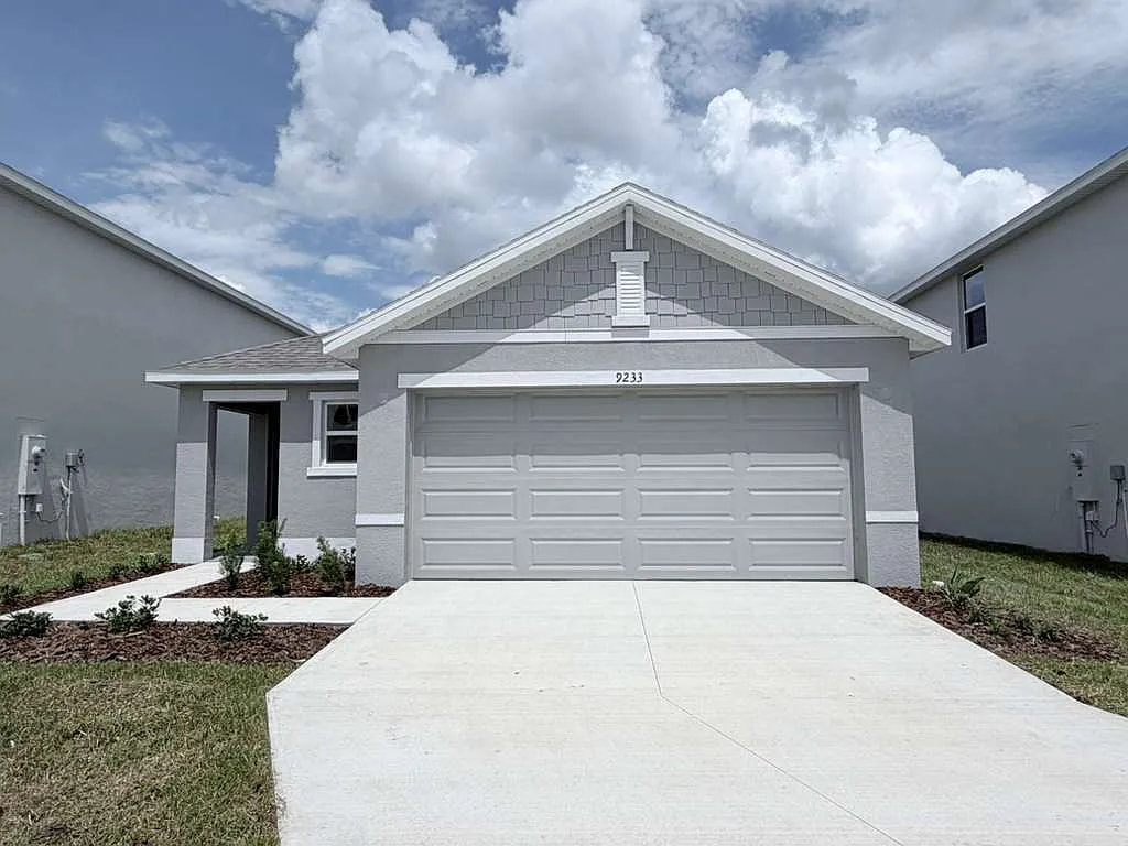 3 bed, 2.0 bath, 1504 sqft, $1,995 — Photo 2