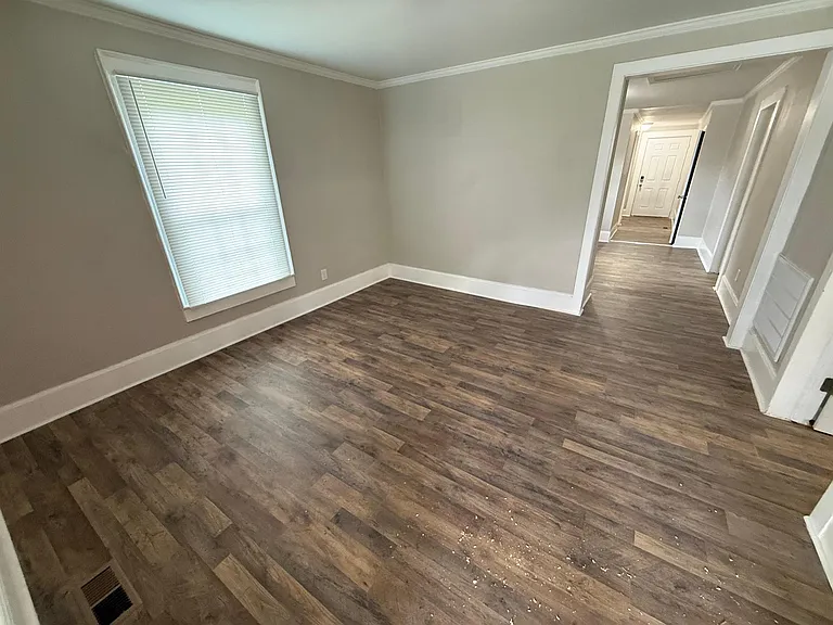 421 Carolina Ave — Photo 5